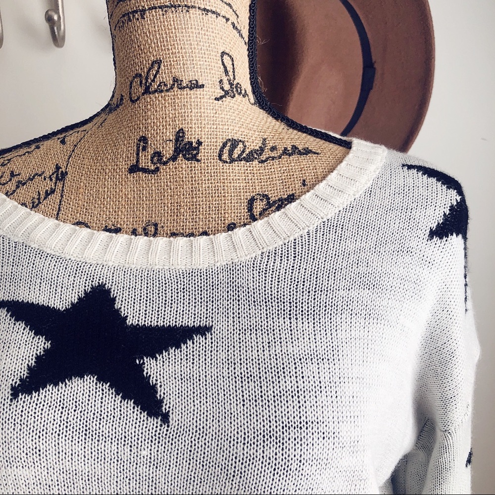 🍂Distressed Sweater🍂 - Picture 3 of 5